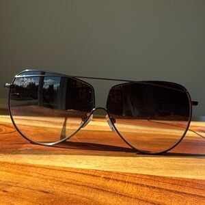 Diff eyewear Maeve Black Aviator Sunglasses new with case